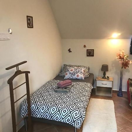 Erdey Apartman Barcs المظهر الخارجي الصورة
